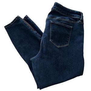 TORRID Stiletto Skinny Jean Dark Wash with zippered ankle Size 16R